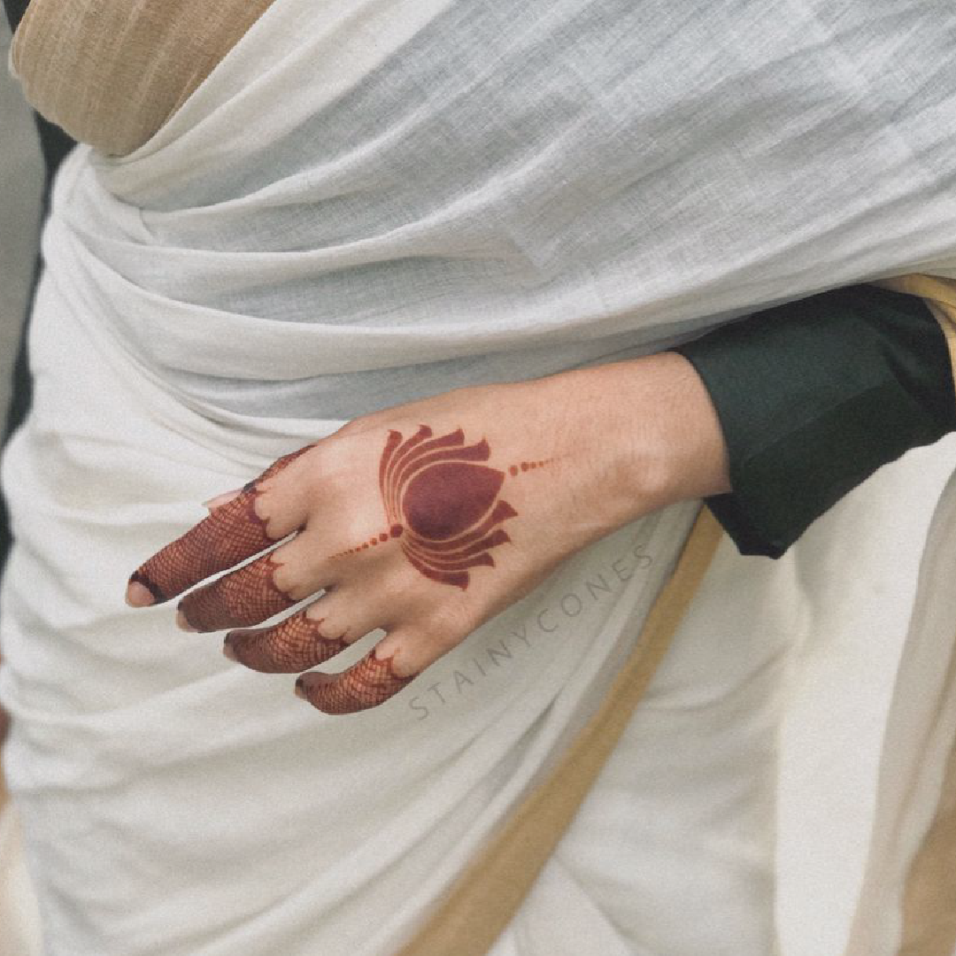 Minimal Lotus-Inspired Mehndi Design Stencil